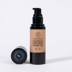 Rozjasňující anti-age make-up