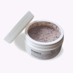 Tělový peeling s vitamíny A,C,E a černým rybízem